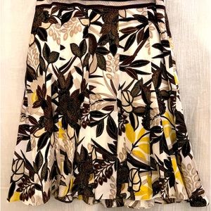 Vintage Ann Taylor NWOT sz 6
100% Fully-lined Silk Skirt